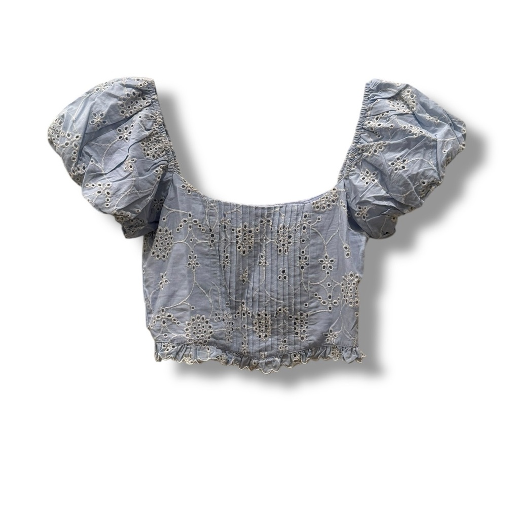 **NWT**LeLe Light Blue Embroidered Daisy Top - Picture 2 of 2
